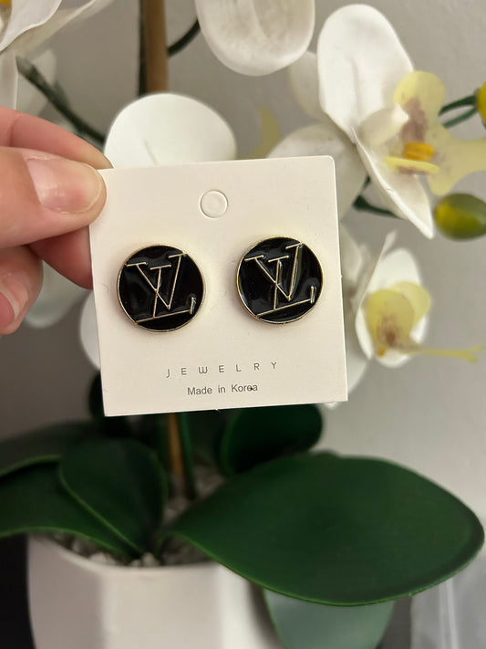 Lv Earring